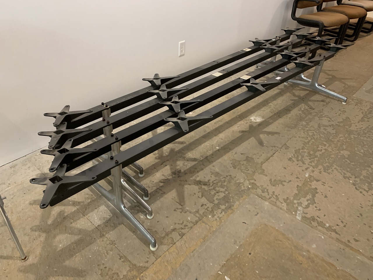 イームズタンデムベース