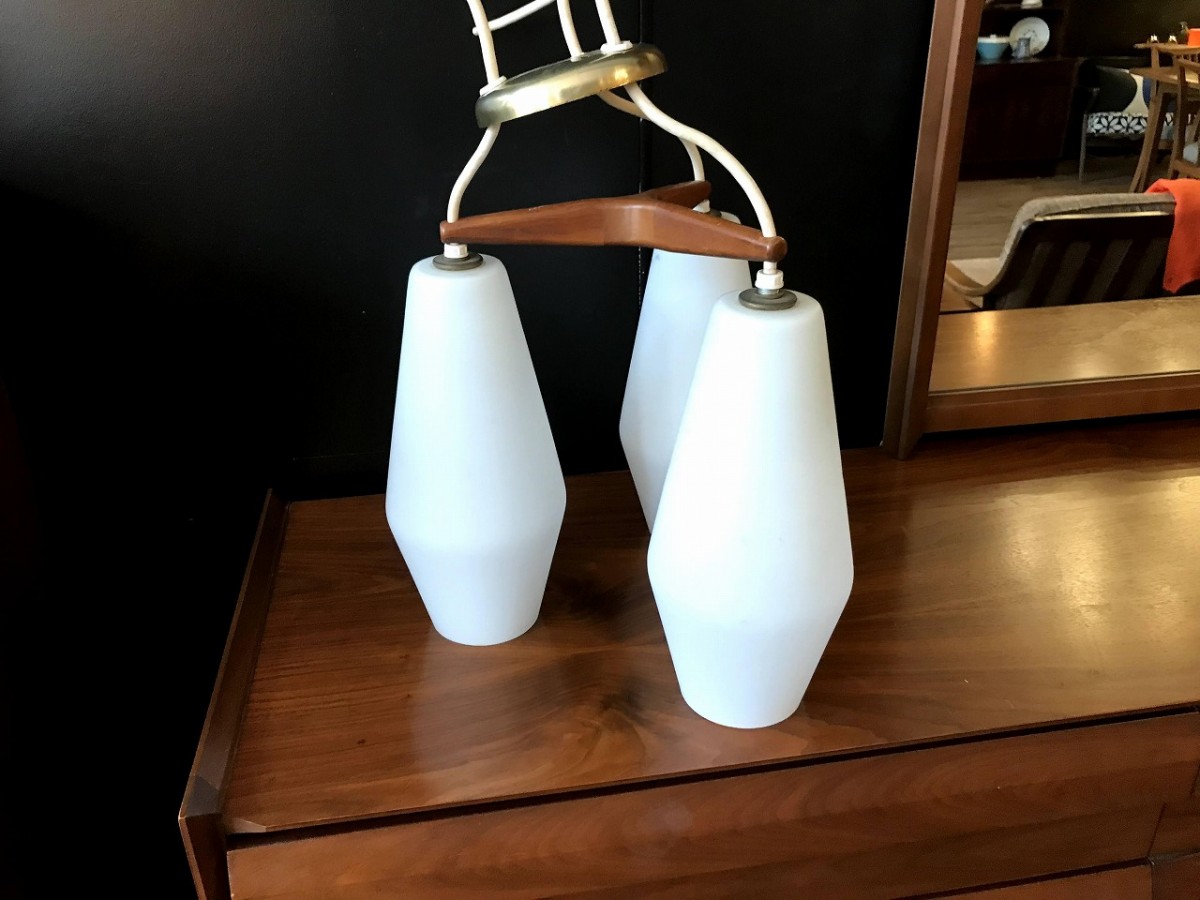 3灯モダンペンダントランプ