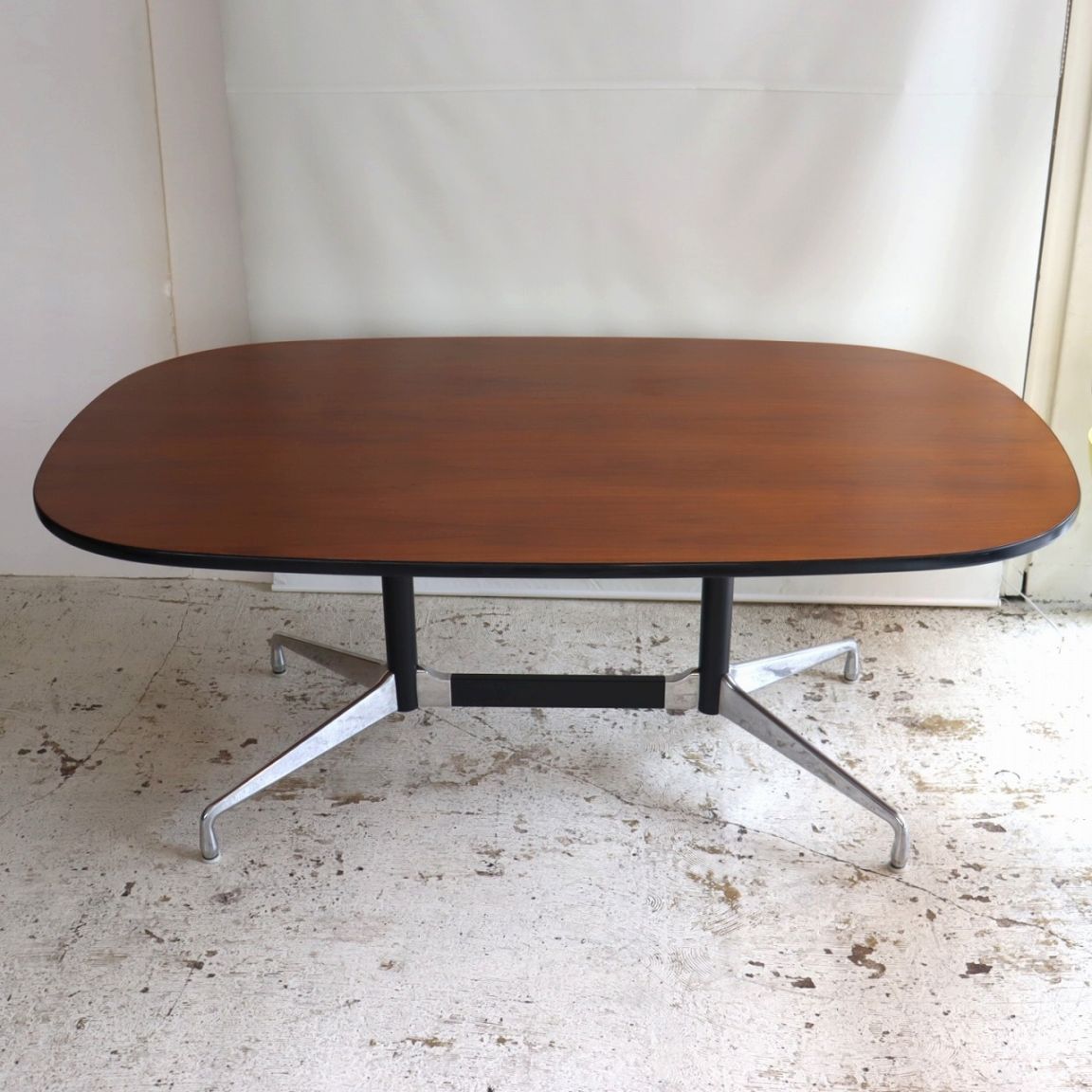 ハーマンミラー製セグメンテッドベーステーブル　