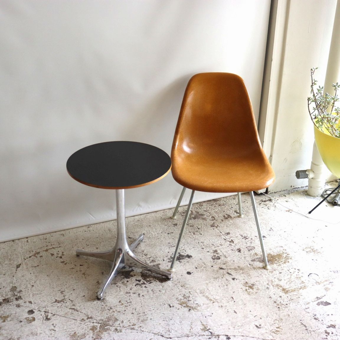 イームズ　シェルチェア　ハーマンミラー社　ビンテージ ハーマンミラー社製イームズ サイドシェルチェア(ジラードファブリック