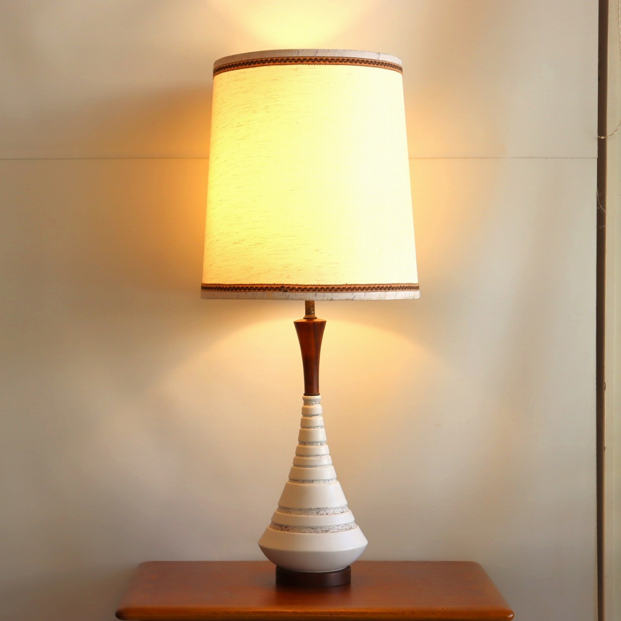 ポタリーベーステーブルランプ