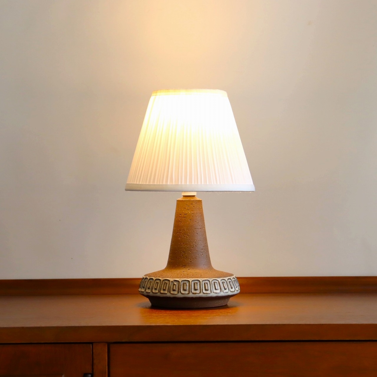 マイケル・アンデルセン＆サン社製ポタリーテーブルランプ