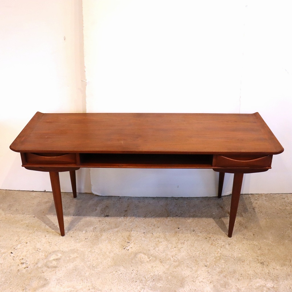 コーヒーテーブル