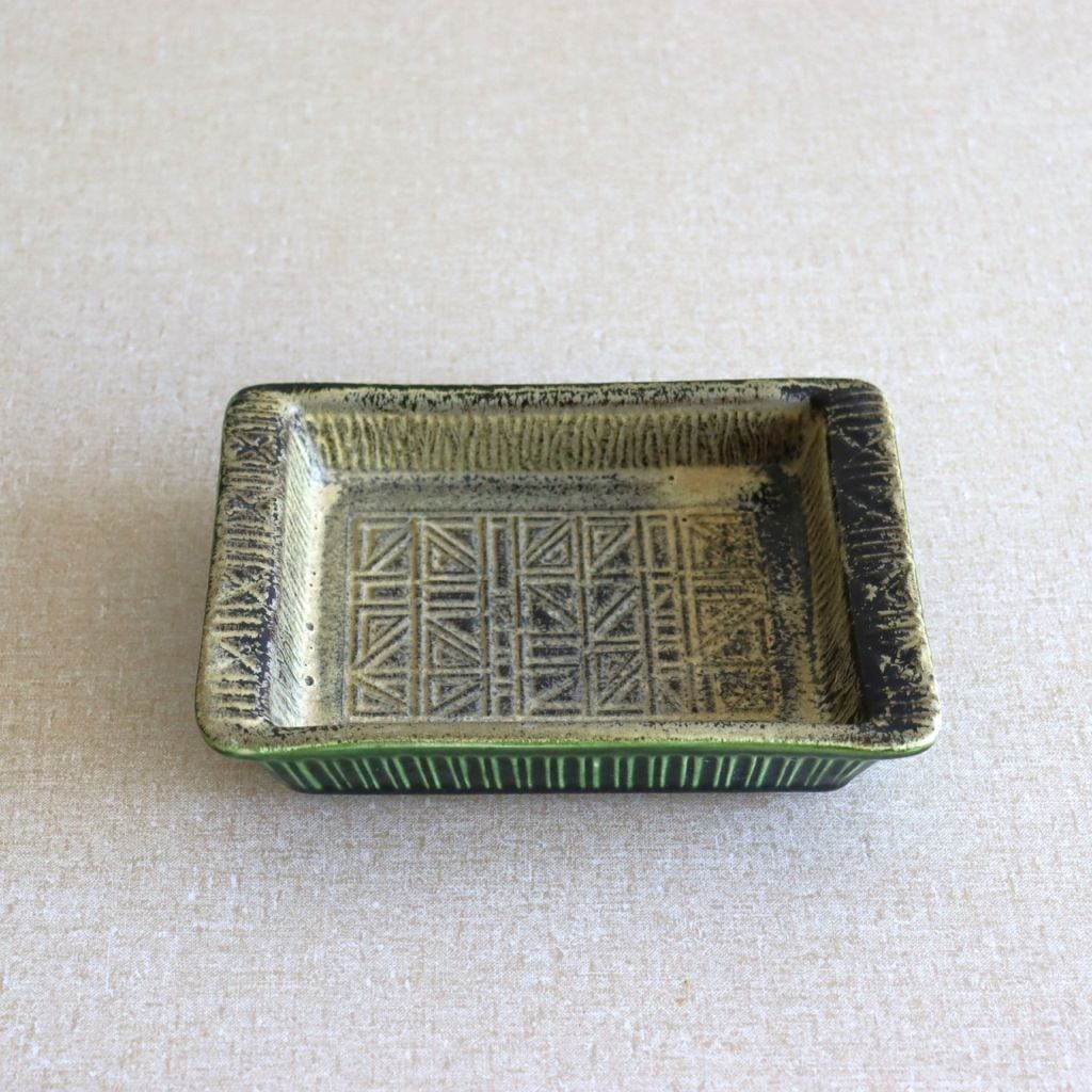 ベイ・ケラミック社製ポタリートレー