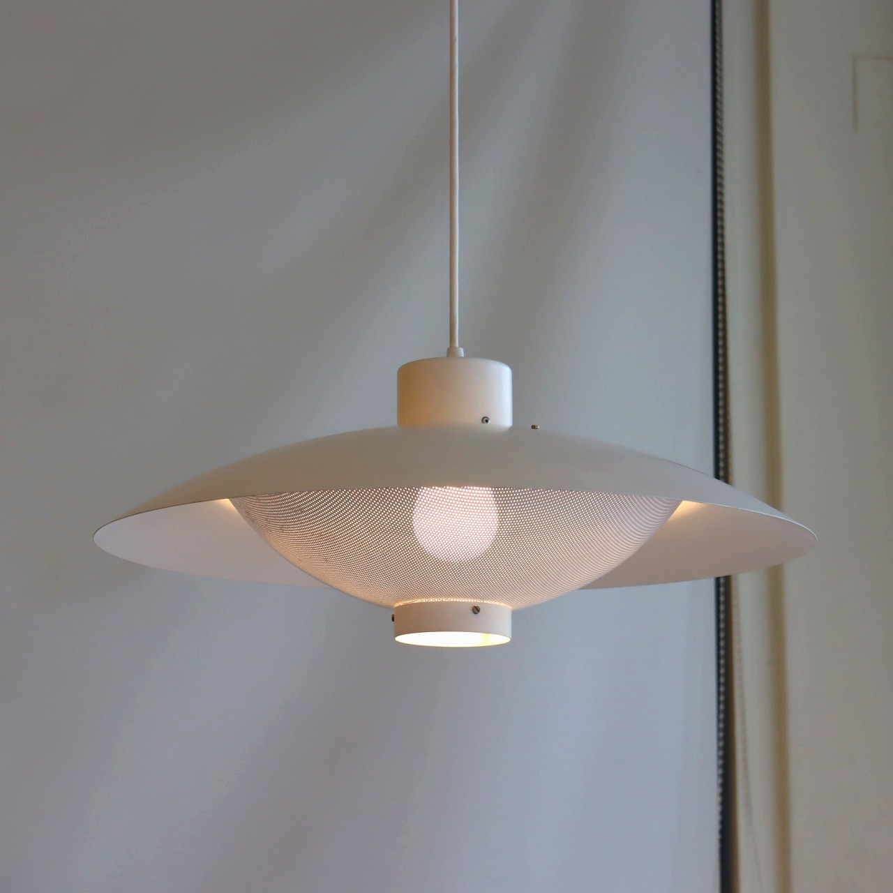 フォグ&モーラップ社製ペンダントランプ