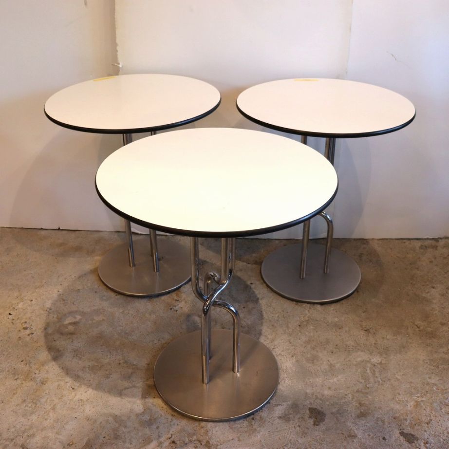 サイドテーブル