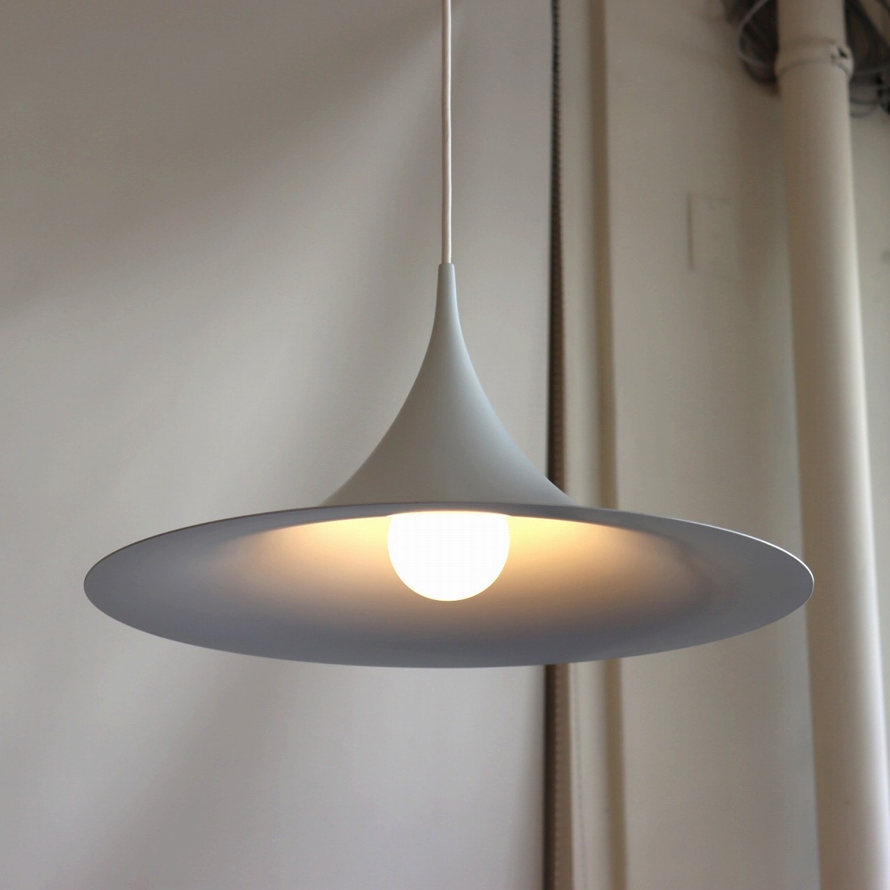 フォグ&モーラップ社製ペンダントランプ