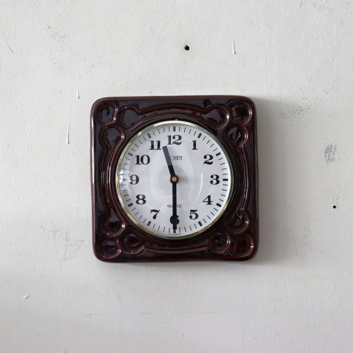 MORETIME社製ポタリーウォールクロック