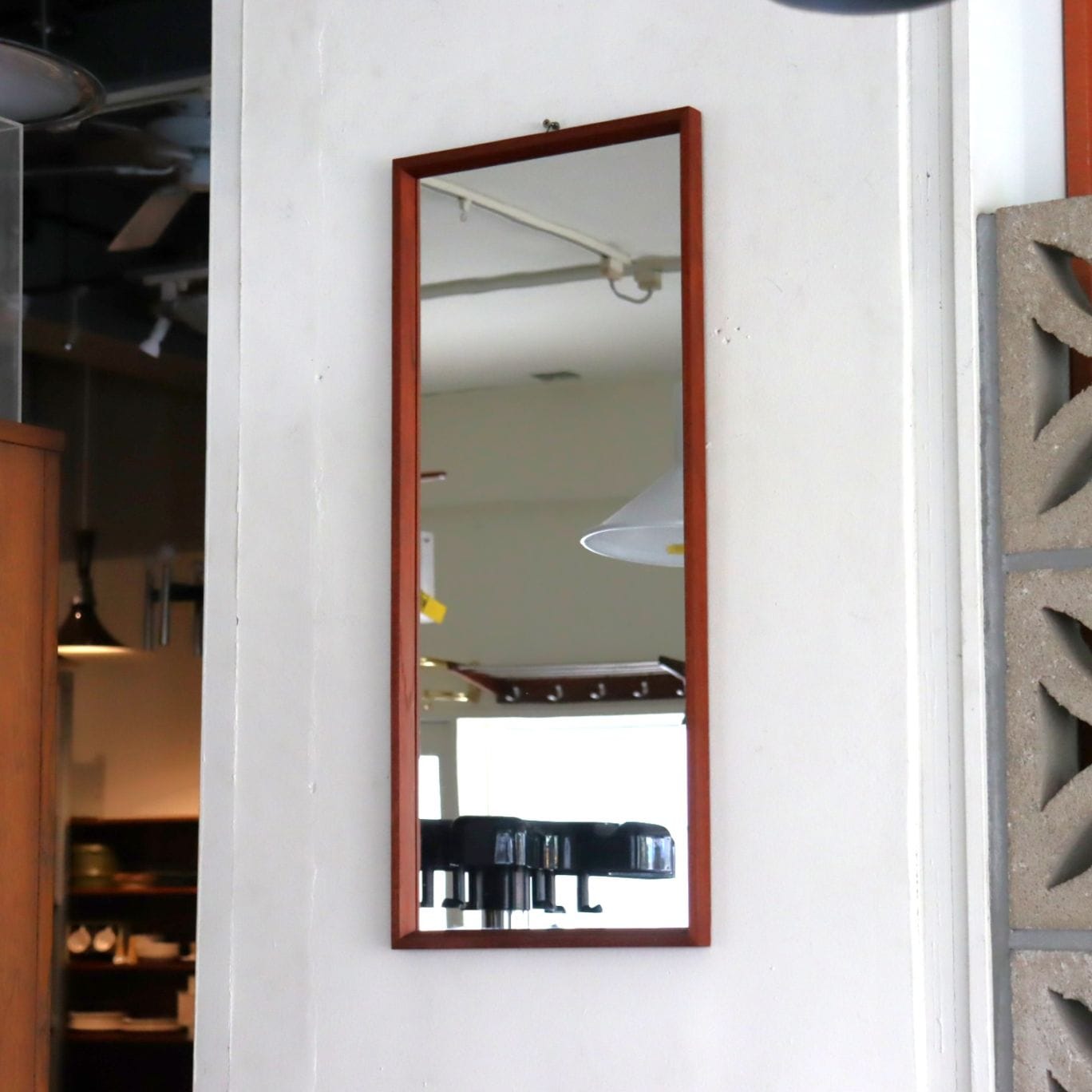 チークフレームミラー