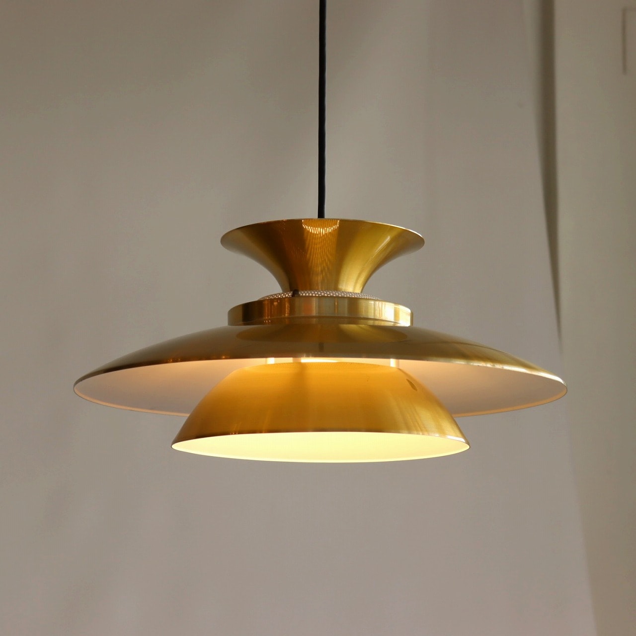 ゴールドペンダントランプ