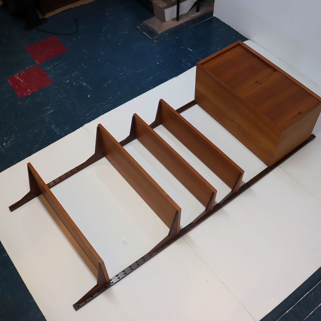 ウォールシェルフ