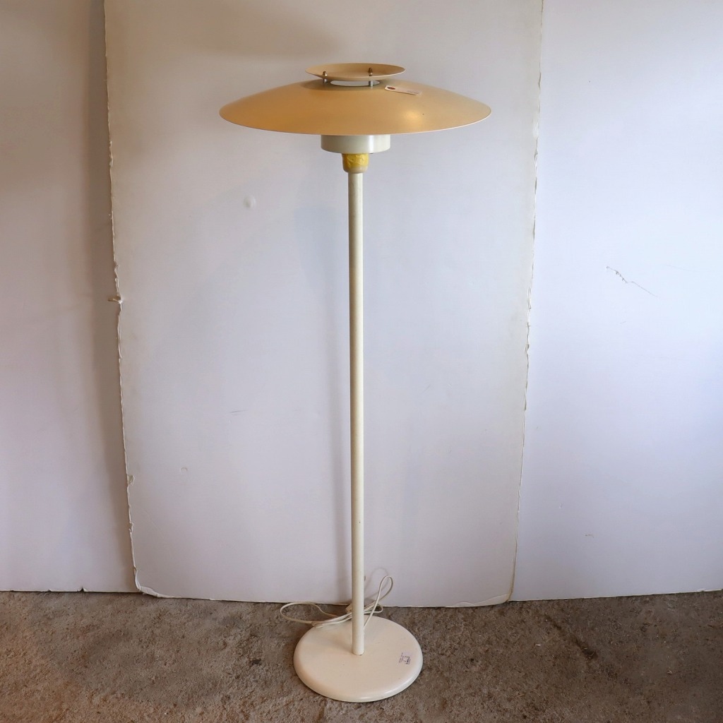 [HOLD]フロアランプ