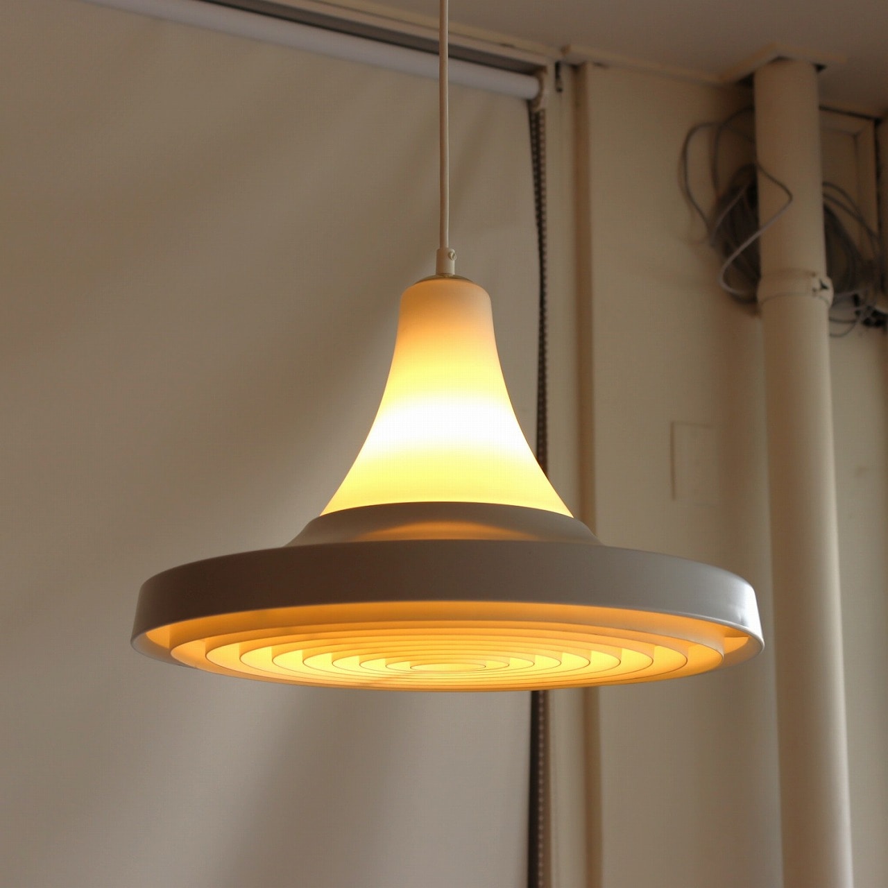 ルーバーペンダントランプ