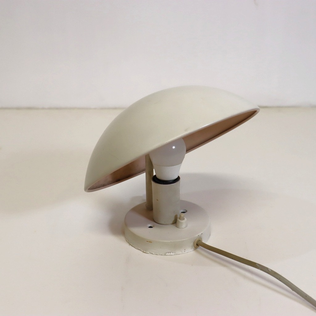 ルイスポールセンブラケットランプ