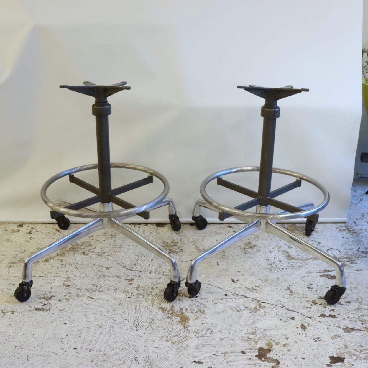 ハーマンミラー社製ドラフティングベース×2