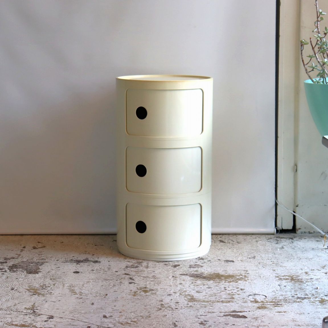 カルテル社製コンポニビリ３段チェスト