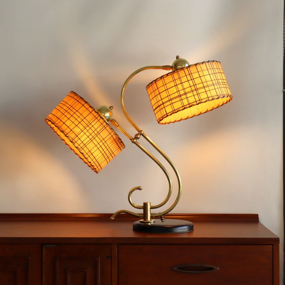 マジェスティック社製テーブルランプ