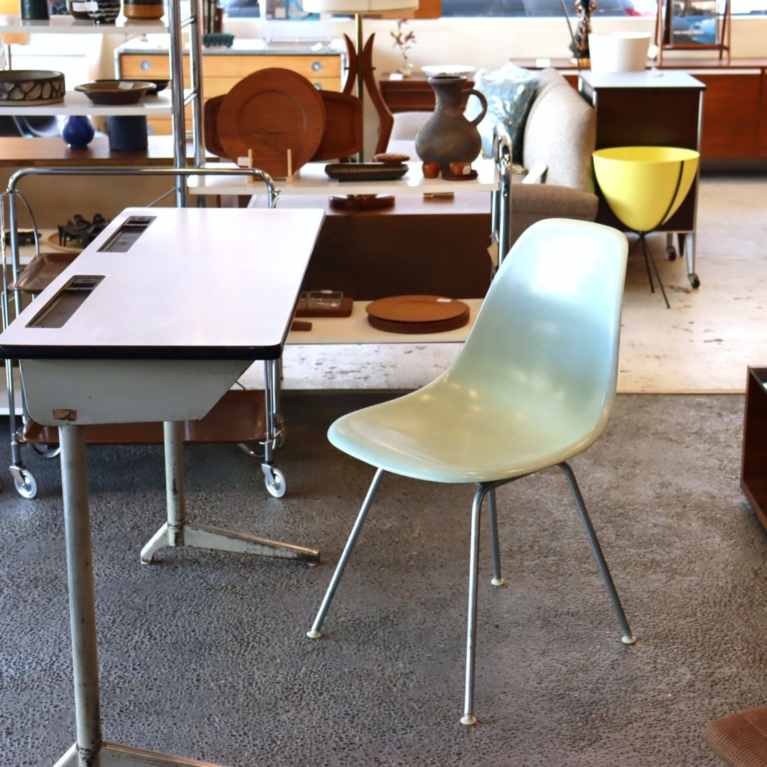 ハーマンミラー社製イームズ サイドシェルチェア(ロビンズエッグブルー