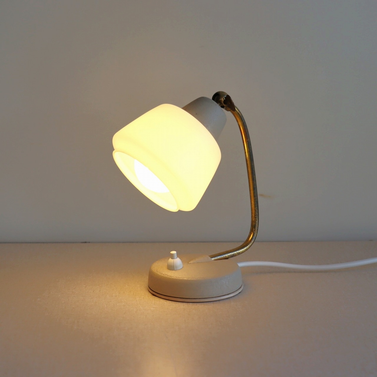 テーブルランプ一覧 | パームスプリングス