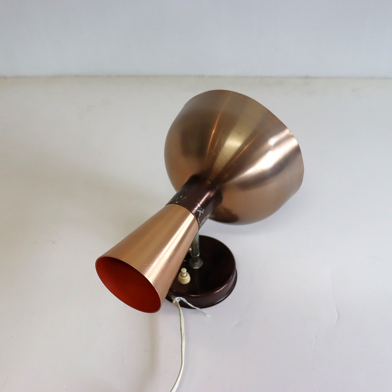 ブラケットランプ