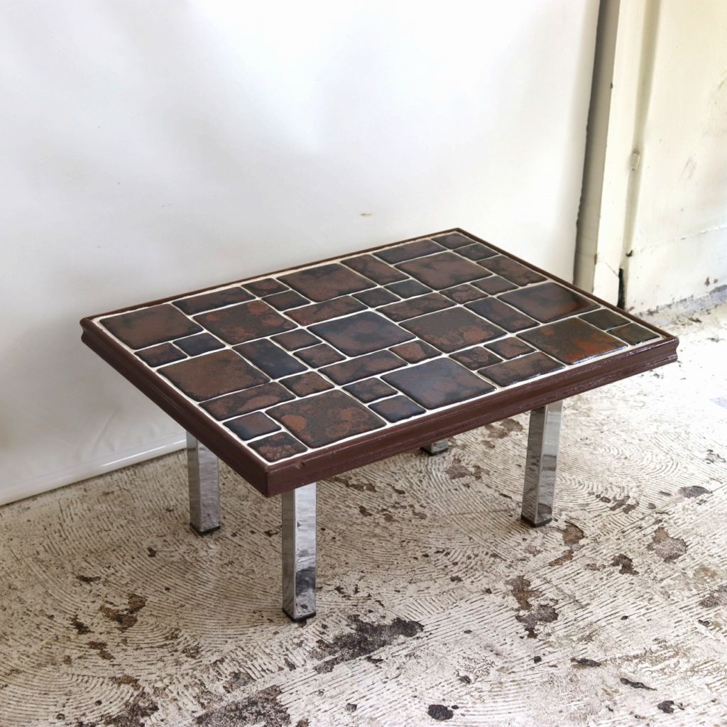 タイルトップサイドテーブル