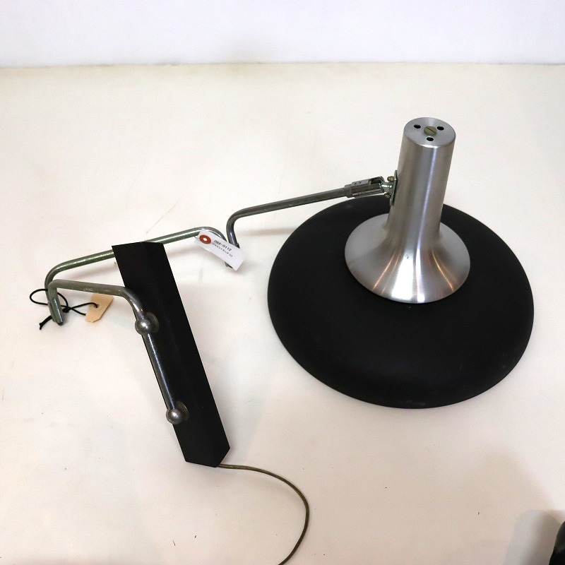 ブラケットランプ