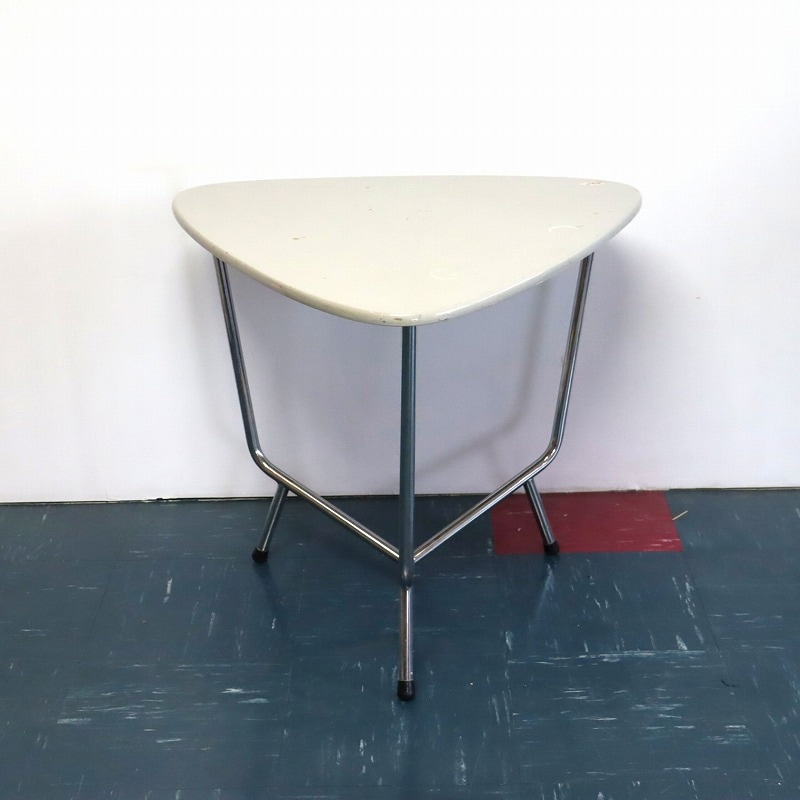 サイドテーブル