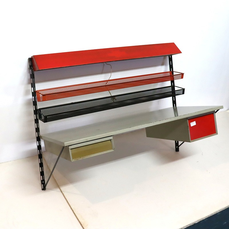 ウォールシェルフ