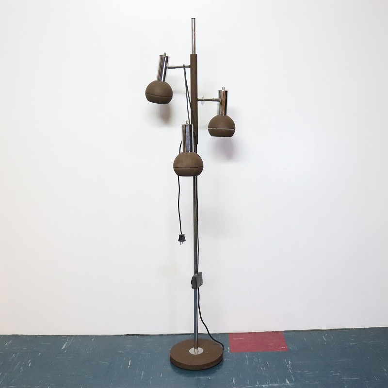 3灯フロアランプ