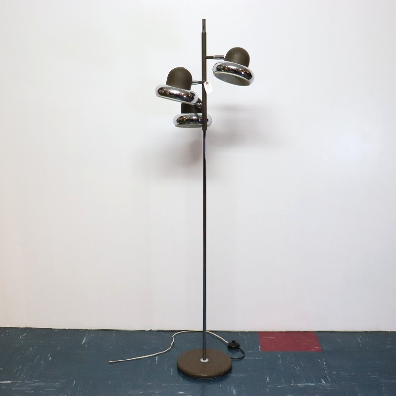 3灯フロアランプ