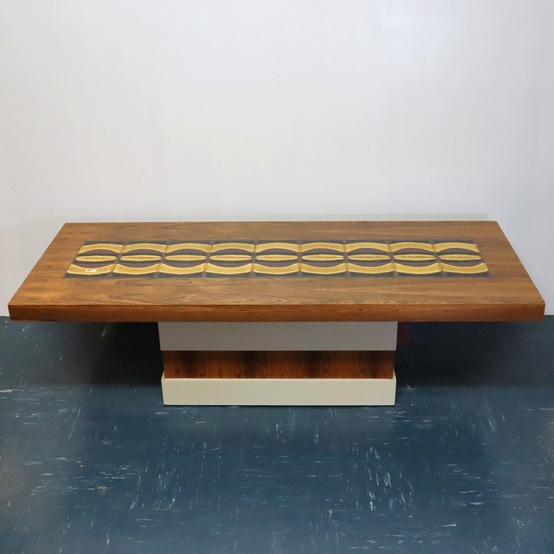 コーヒーテーブル