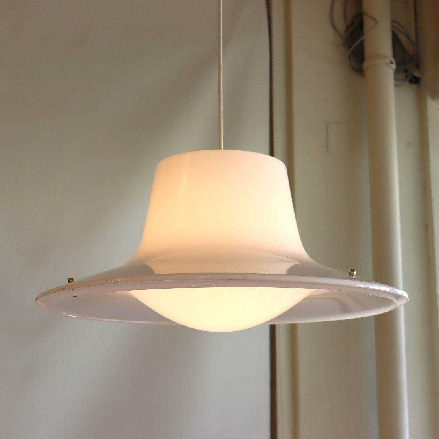 ストックマンオルノ社製アクリルペンダントランプ