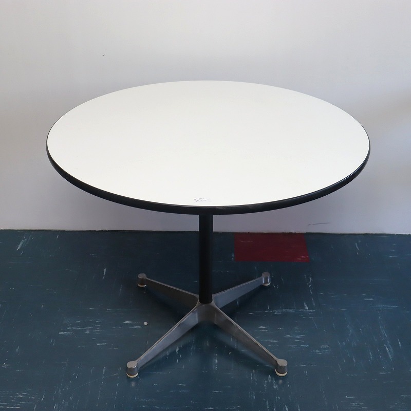 ハーマンミラー社製ラウンドテーブル