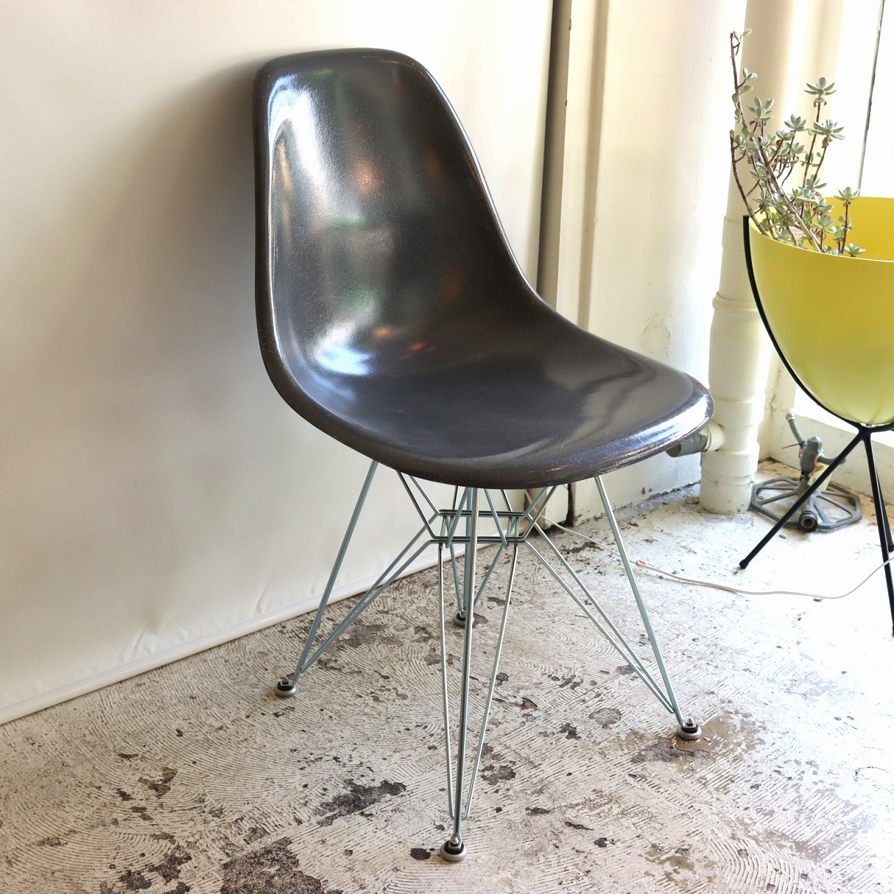 ハーマンミラー社製イームズ サイドシェルチェア(エレファントグレー