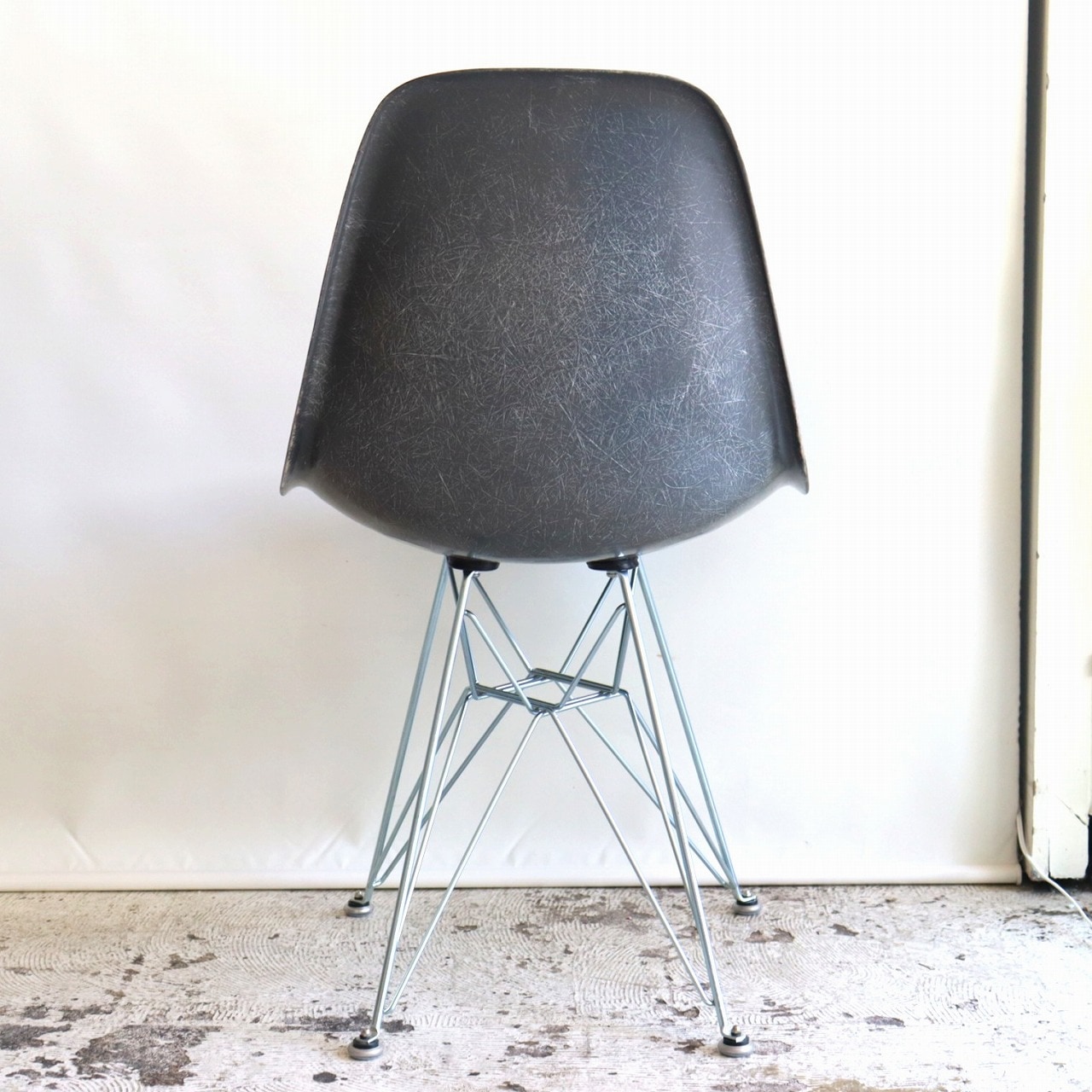 ハーマンミラー社製イームズ サイドシェルチェア(エレファントグレー