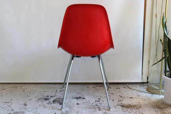 ハーマンミラー社製イームズ サイドシェルチェア(レッドFRP