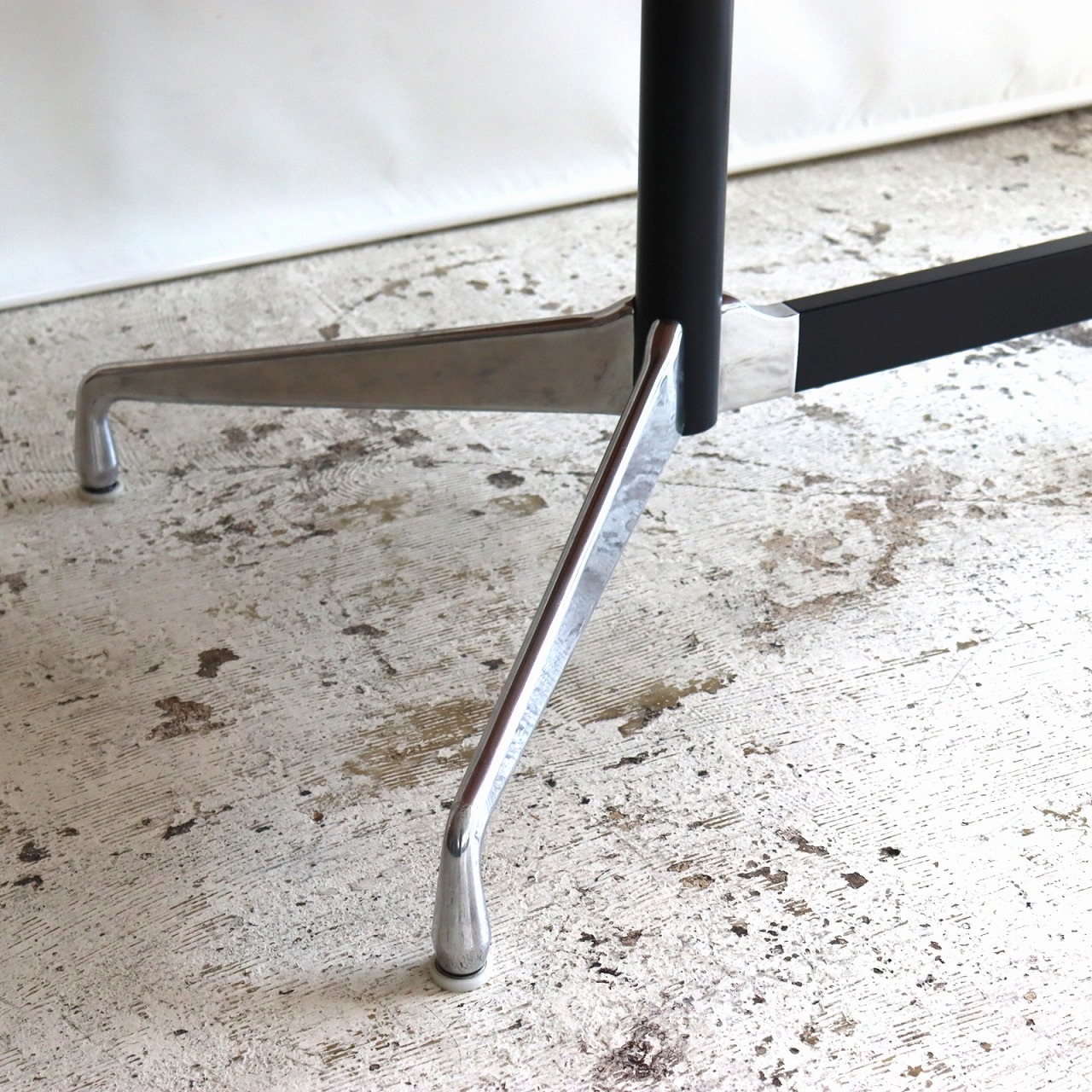 ハーマンミラー製セグメンテッドベーステーブル | ダイニングテーブル