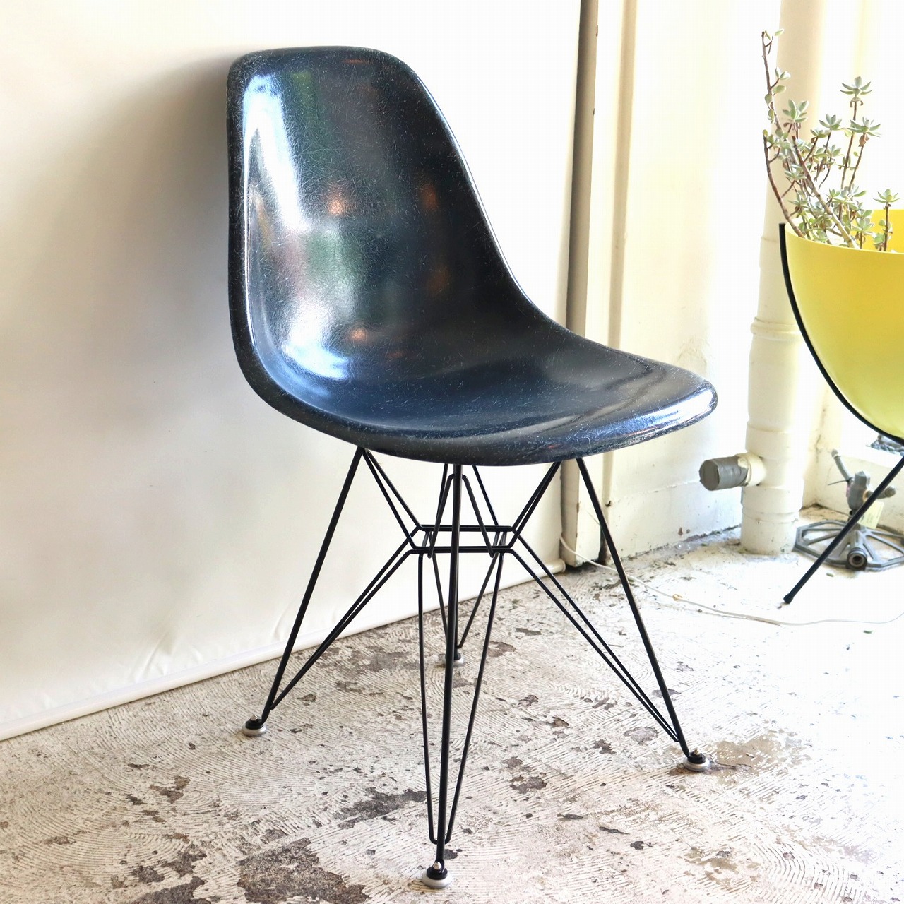 #blu navy　ハーマンミラー　ヴィンテージ　サイドシェルチェア Herman Miller | Eames side shell chair (Navy) イームズサイドシェル