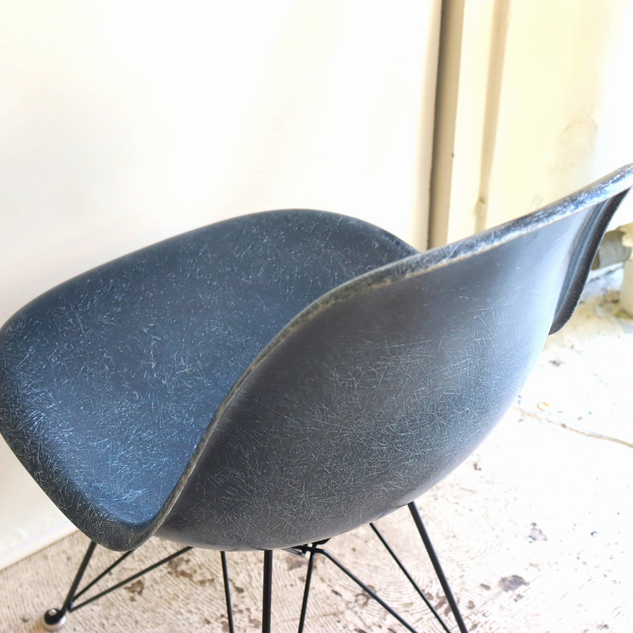 ハーマンミラー社製イームズ サイドシェルチェア(ネイビーFRP