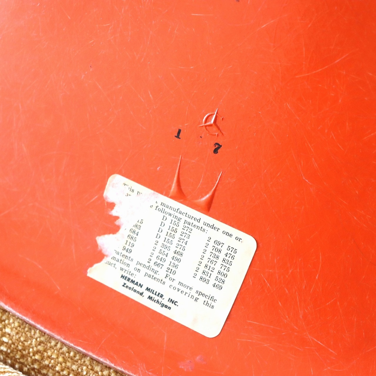 ハーマンミラー社製イームズ サイドシェルチェア(オレンジFRP