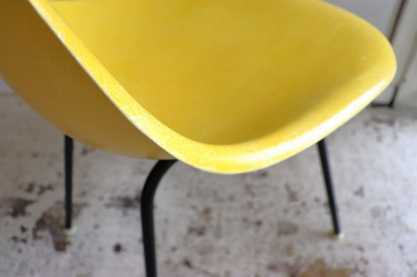 ハーマンミラー社製イームズ サイドシェルチェア(イエローFRP