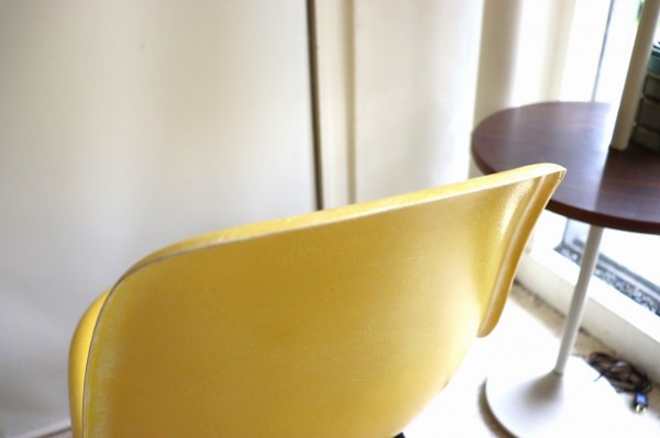 ハーマンミラー シェルチェア イームズ ミッドセンチュリー イエロー② 楽天市場】【ハーマンミラー正規品／5年保証／イームズチェア／本物