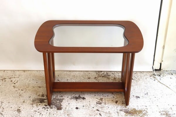 バセットファニチャー製ガラストップテーブル | サイドテーブル