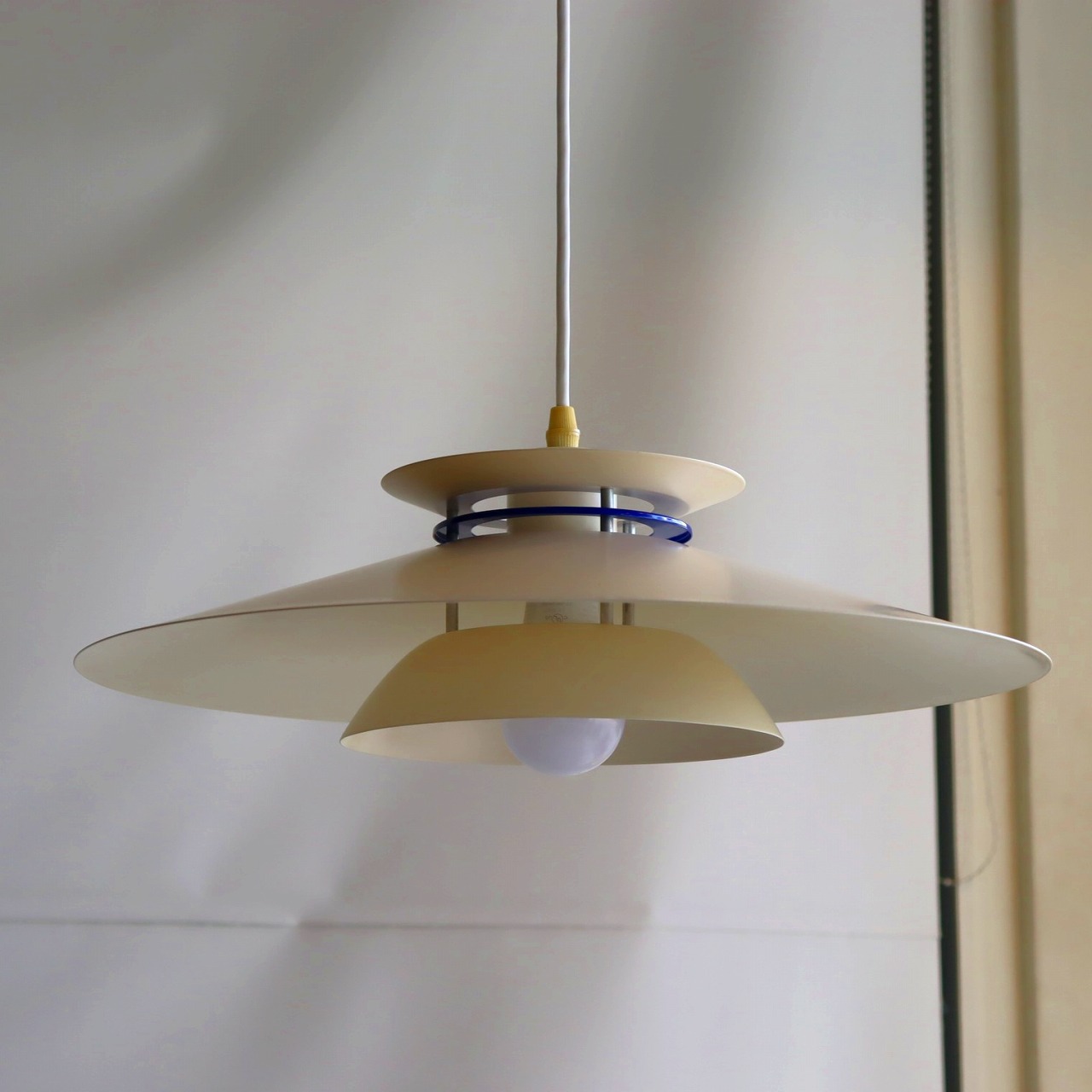ホワイトペンダントランプ | LAMP | パームスプリングス | ミッド
