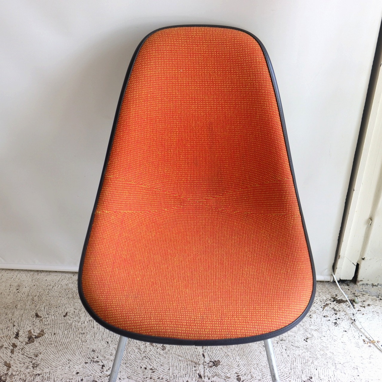 ハーマンミラー社製イームズ サイドシェルチェア(ジラードファブリック