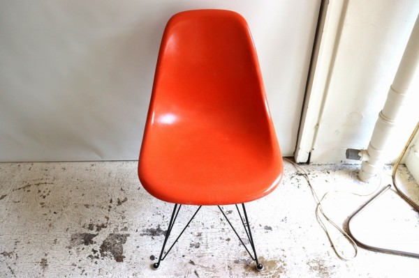 ハーマンミラー シェルチェア イームズ ミッドセンチュリー オレンジ Hermanmiller(ハーマンミラー)社のイームズ ダウェルベース