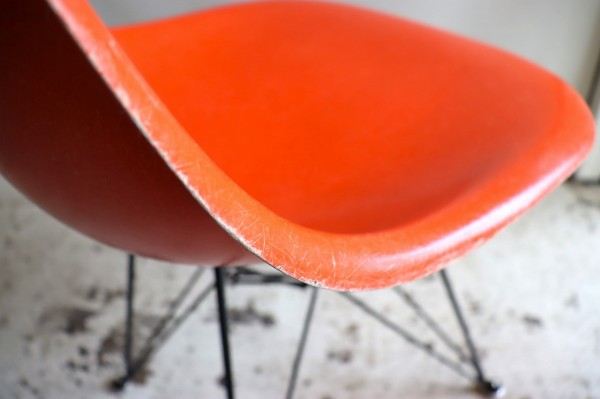 ハーマンミラー社製イームズ サイドシェルチェア(オレンジFRP