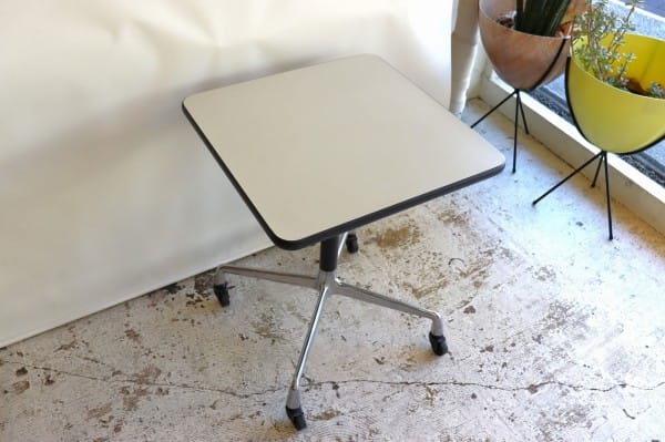 ハーマンミラー社製キャスターテーブル | TABLE | パームスプリングス