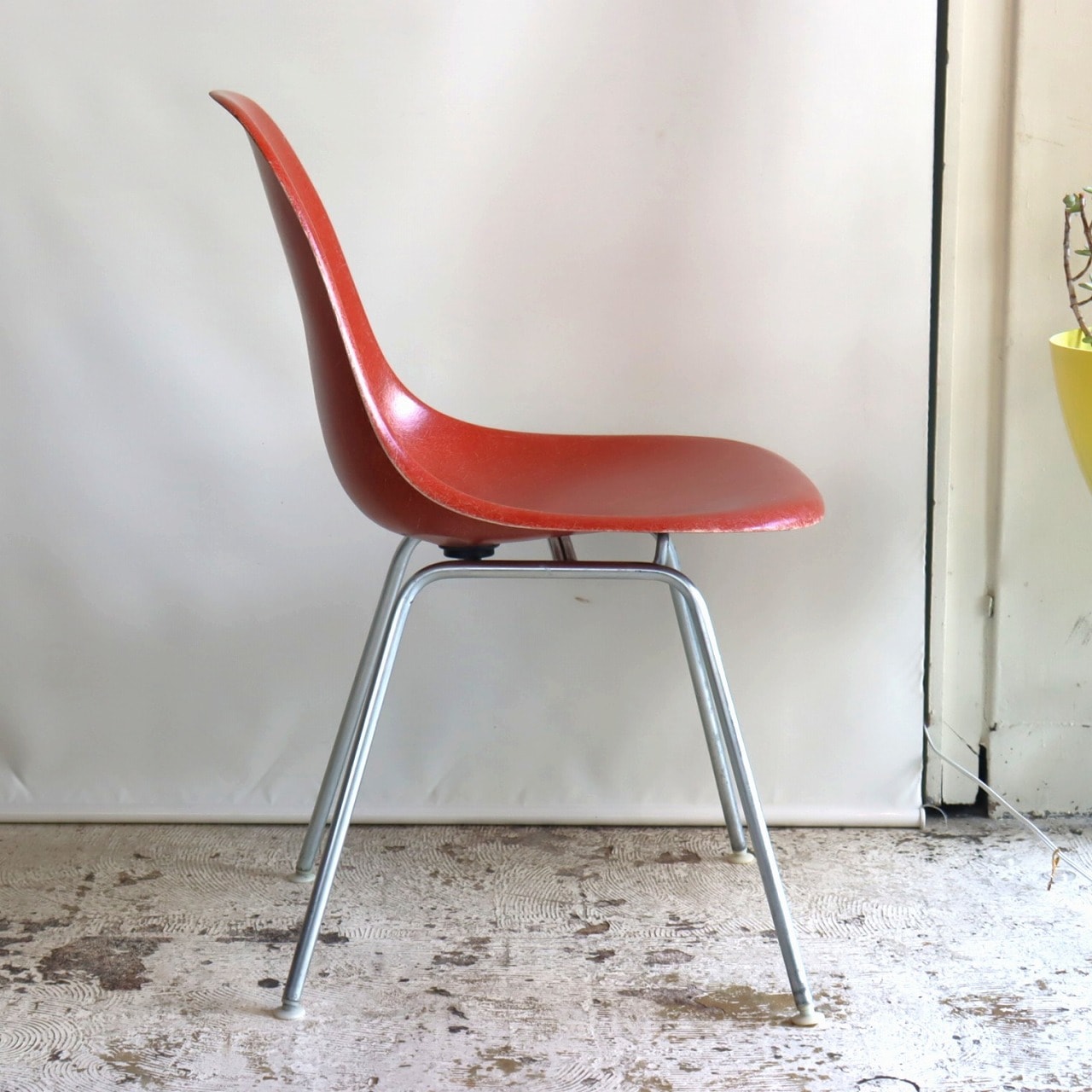 ハーマンミラー社製イームズ サイドシェルチェア(テラコッタレッドFRP