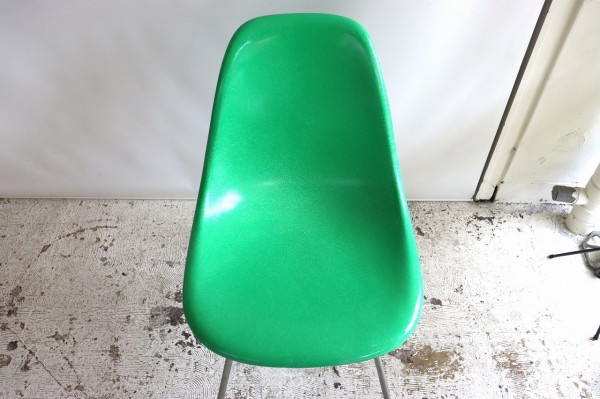 ハーマンミラー社製イームズ サイドシェルチェア(カドミウムグリーン
